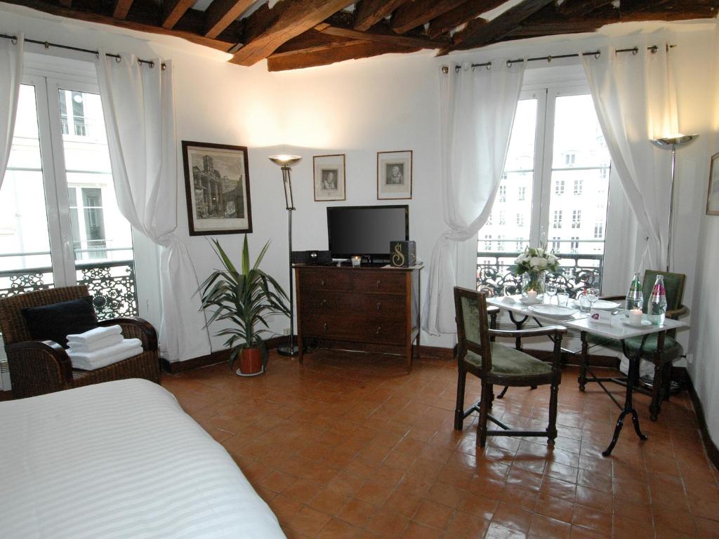 Conde Chic Studio - image 3