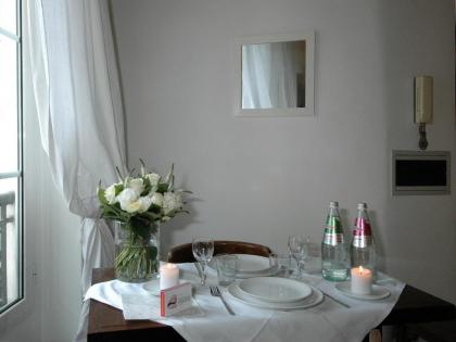 Conde Chic Studio - image 8
