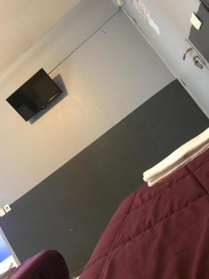 FM Hotel - image 20