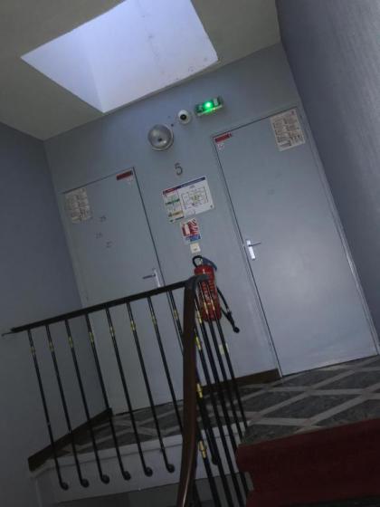 FM Hotel - image 3
