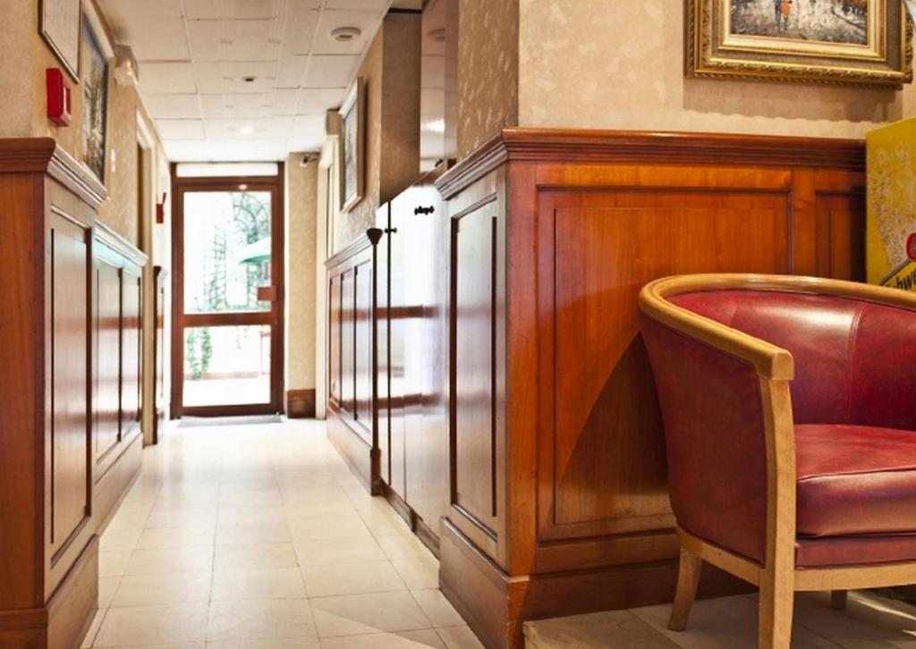 Hotel De Paris Montmartre - image 5