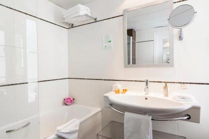 Hotel Elysees Bassano - image 14