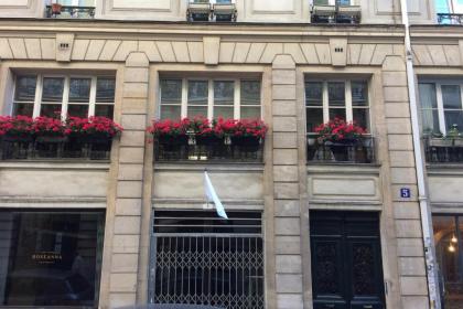 Marais bright 3BR 5 Hotel Standards REFURB 0320 by Pad-à-Terre since '99 - image 13