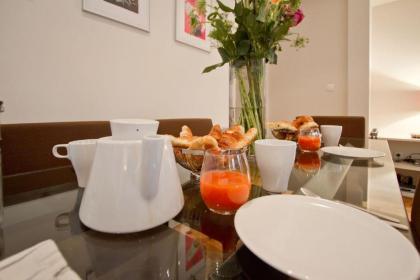 Marais bright 3BR 5 Hotel Standards REFURB 0320 by Pad-à-Terre since '99 - image 18