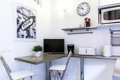 Montmartre Apartments Chagall - image 9