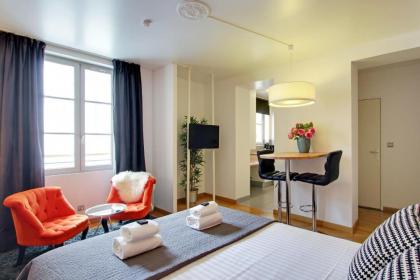 Short Stay Group Museum View Serviced Apartments - image 16