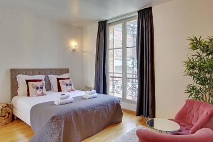 Short Stay Group Museum View Serviced Apartments - image 18
