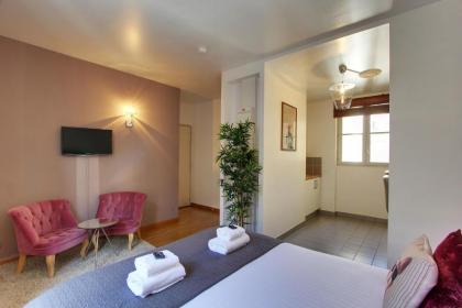 Short Stay Group Museum View Serviced Apartments - image 19