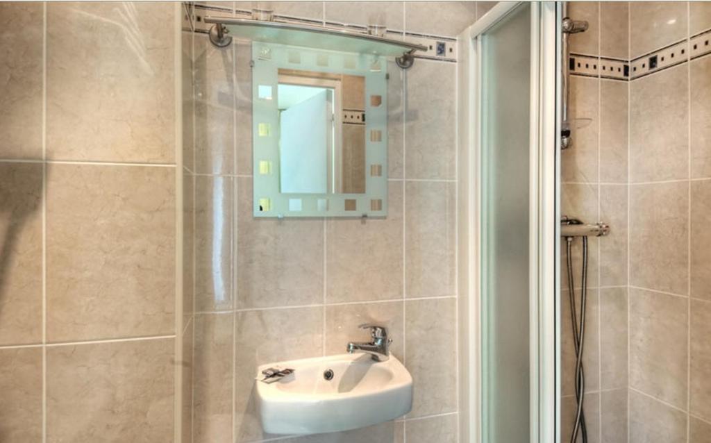 Hotel Edgar Quinet - image 2