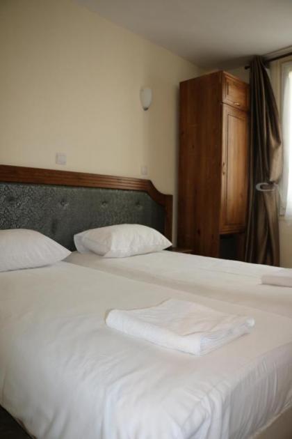 Grand Hotel De Clermont - image 12