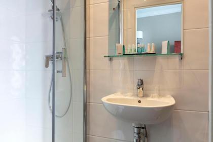 Hotel Saint Cyr Etoile - image 12
