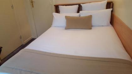 Hotel Saint Cyr Etoile - image 17