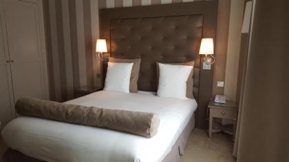 Hotel Saint Cyr Etoile - image 19