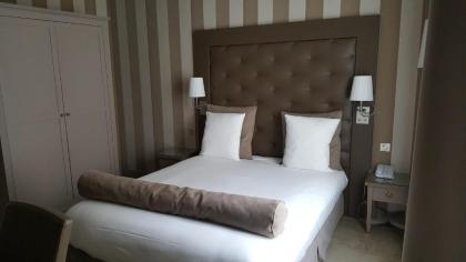 Hotel Saint Cyr Etoile - image 20