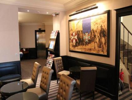 Hotel Saint Cyr Etoile - image 3