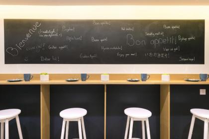 Hotel Magenta 38 by Happyculture - image 2