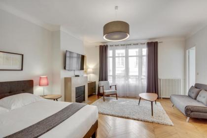 Apartments for Work in City Center - image 17