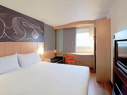 ibis Paris Montmartre - image 4