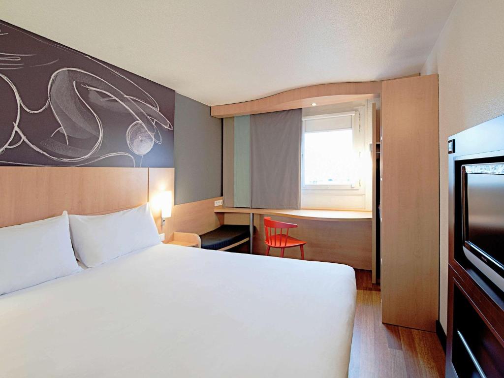 ibis Paris Montmartre - image 4