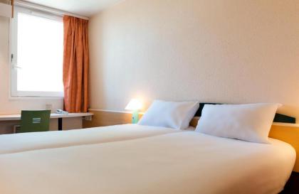 ibis Paris Montmartre - image 7