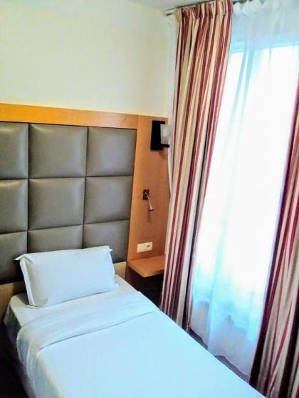 Hotel de France 18 - image 2