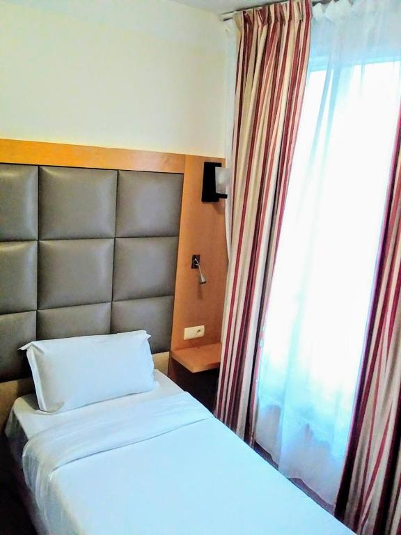 Hotel de France 18 - image 2