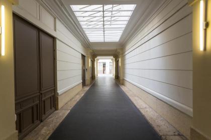 Luxury Apartment in Paris Center - Louvre Museum - image 15