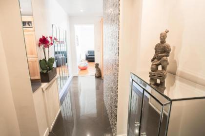 Luxury Apartment in Paris Center - Louvre Museum - image 17
