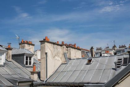 Luxury Apartment in Paris Center - Louvre Museum - image 19