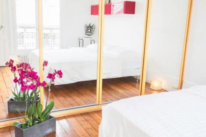 Luxury Apartment in Paris Center - Louvre Museum - image 4