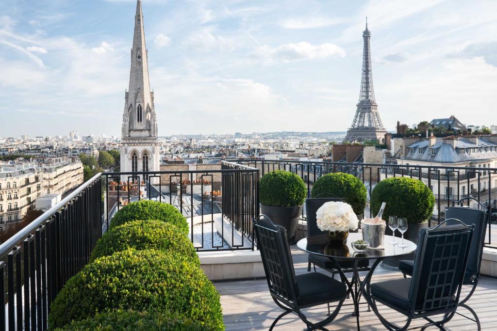 Four Seasons Hotel George V Paris - main image