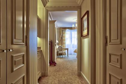 Four Seasons Hotel George V Paris - image 15