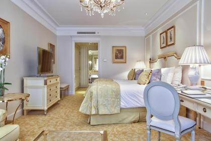 Four Seasons Hotel George V Paris - image 18