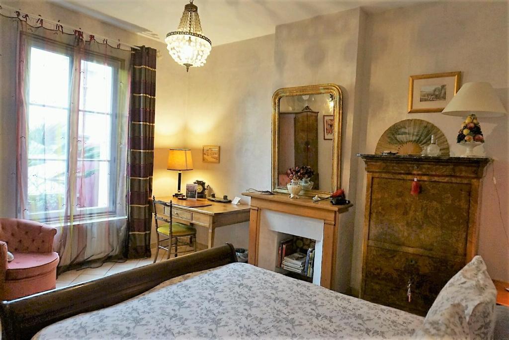 La Maison Rouge - image 5