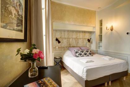 Apartments Du Louvre St Honoré - image 15