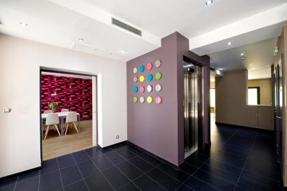 Serotel Suites - image 11