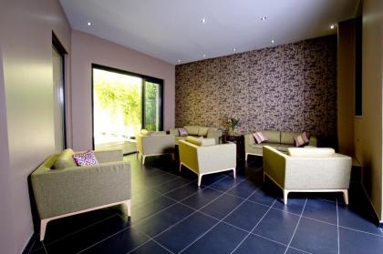 Serotel Suites - image 14