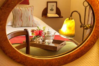 New Orient Hotel - image 11