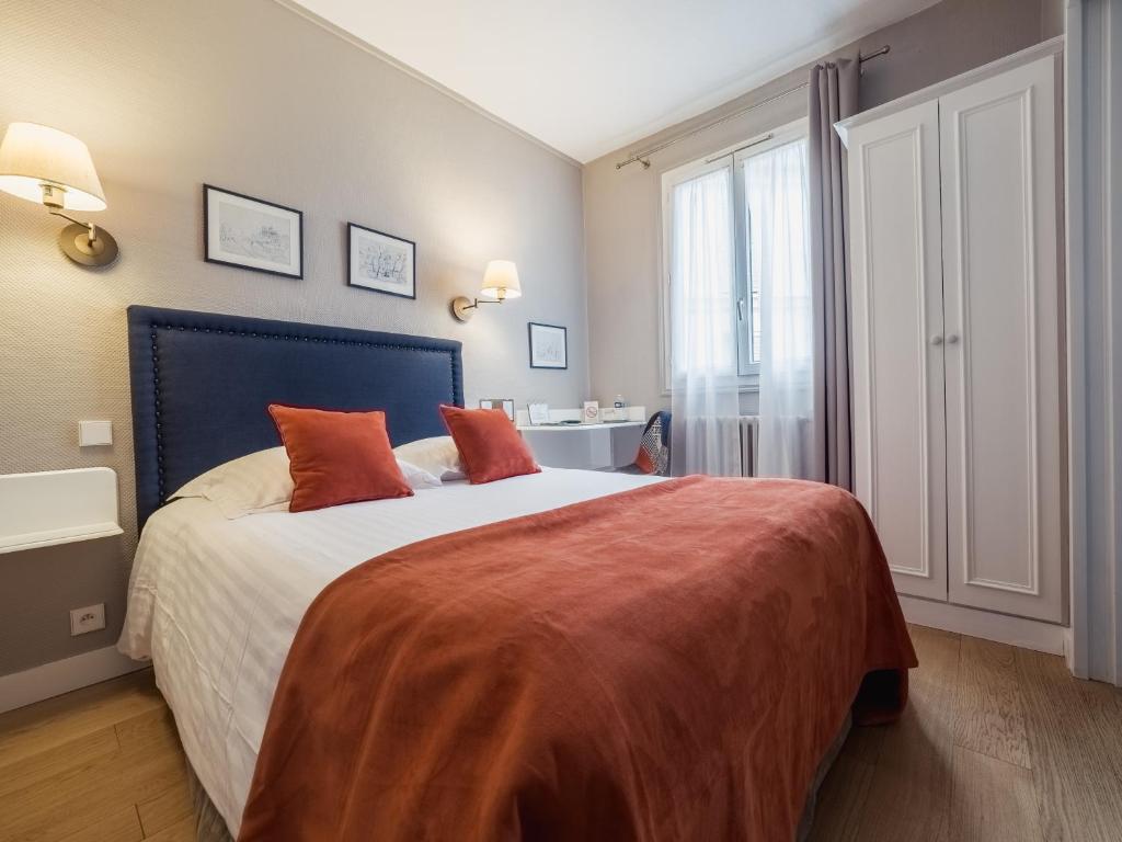 New Orient Hotel - image 2