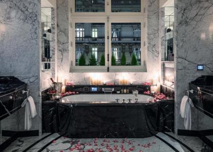 Hotel The Peninsula Paris - image 1