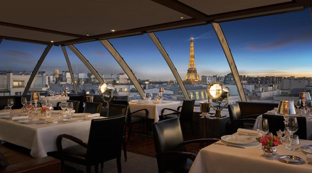 Hotel The Peninsula Paris - image 3