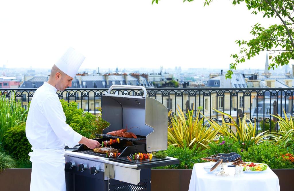 Hotel The Peninsula Paris - image 4
