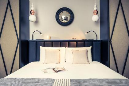 Mercure Paris Arc De Triomphe Wagram Hotel - image 1