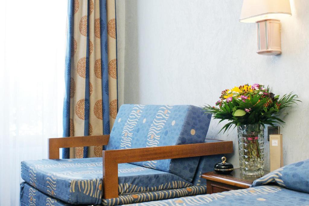 Hotel Meslay Republique - image 2