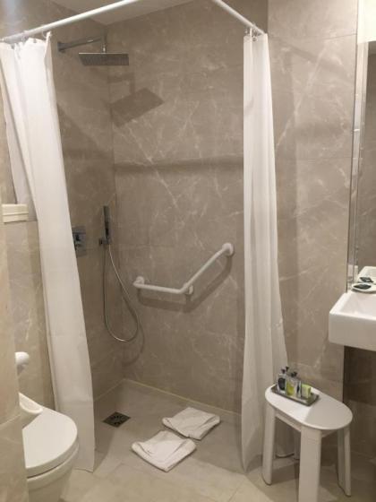 Hotel Louvre Sainte Anne - image 3