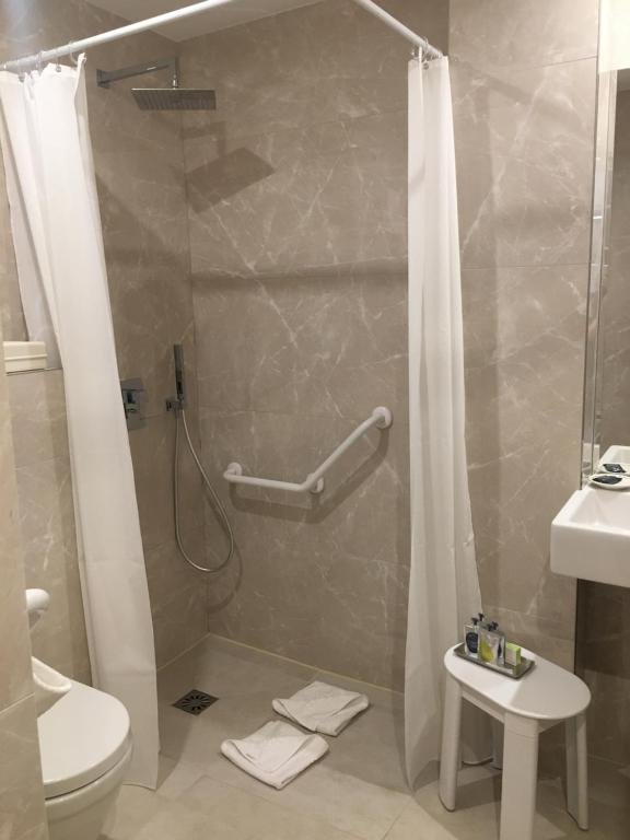 Hotel Louvre Sainte Anne - image 3