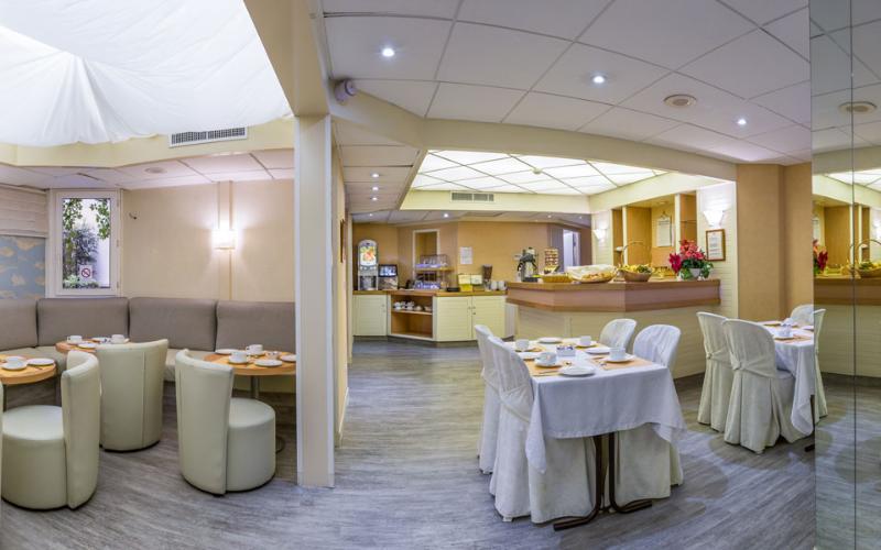 Hotel Fertel Etoile - image 4