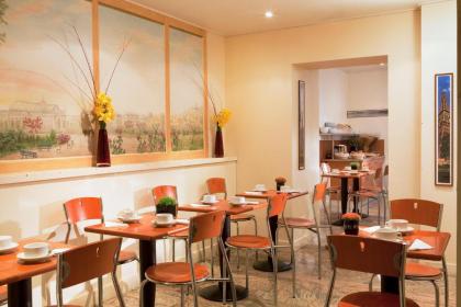 Au Pacific Hotel - image 14