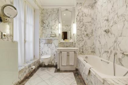 Hotel Luxembourg Parc - image 15