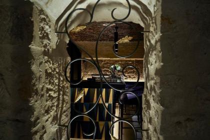 Le Roi de Sicile - Chic Apartment Hotel & Services - image 9